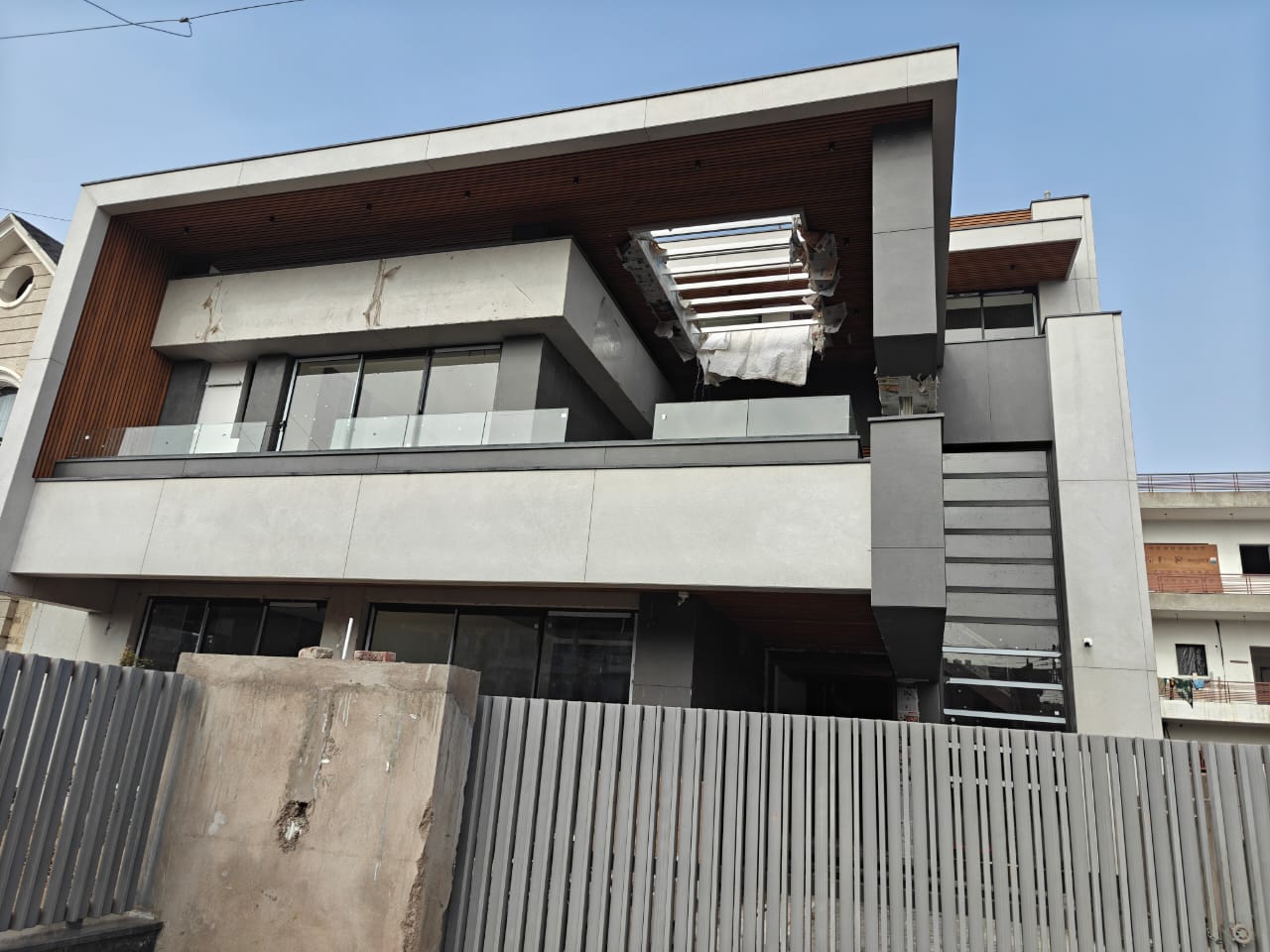 1 Kanal Ultra-Luxury Duplex-cum-Triplex House with Lift | Sector 80, Mohali | B.Road.